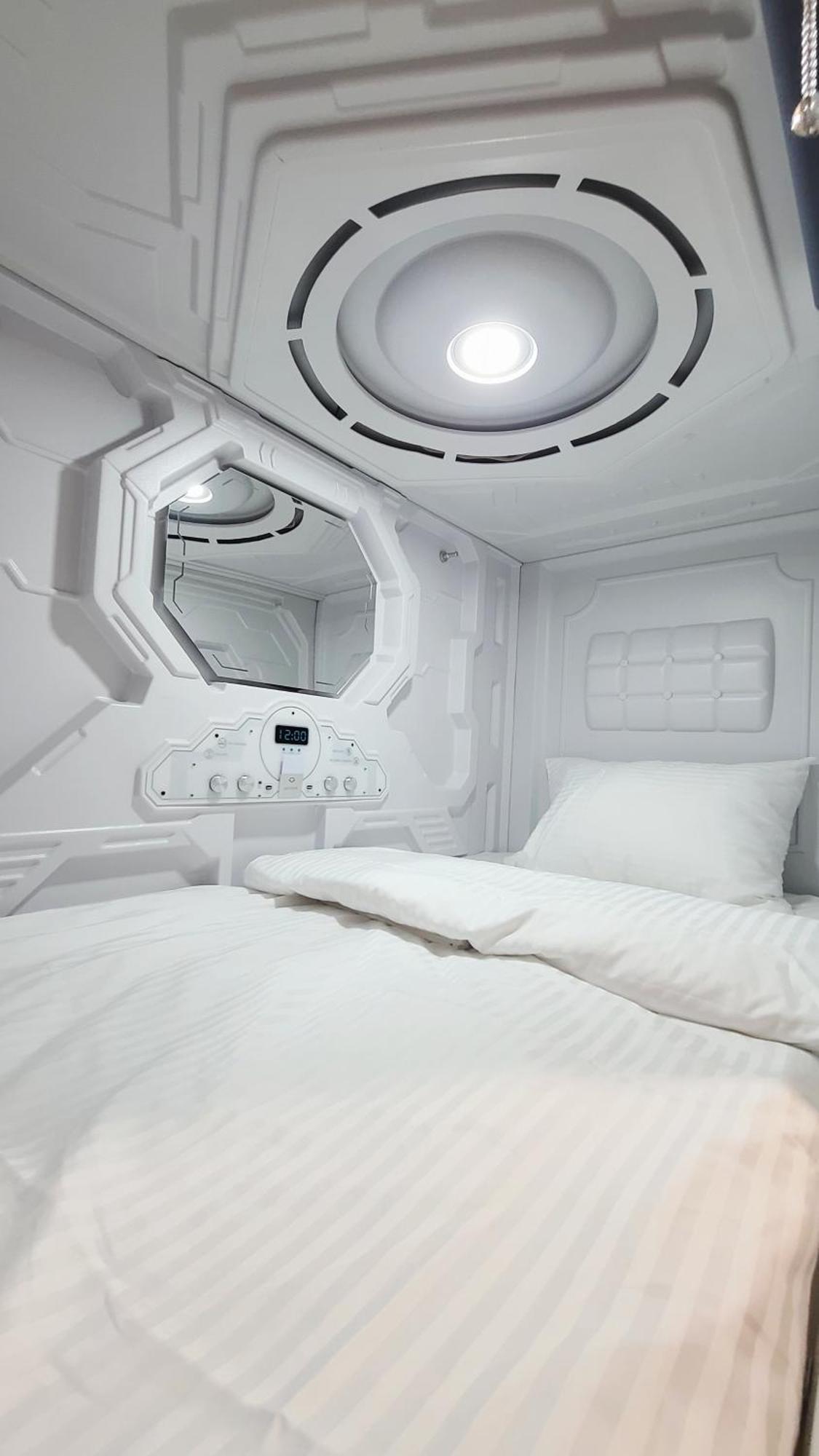 Capsula Hotel Ереван Екстериор снимка