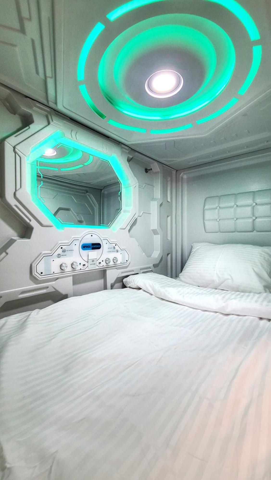 Capsula Hotel Ереван Екстериор снимка